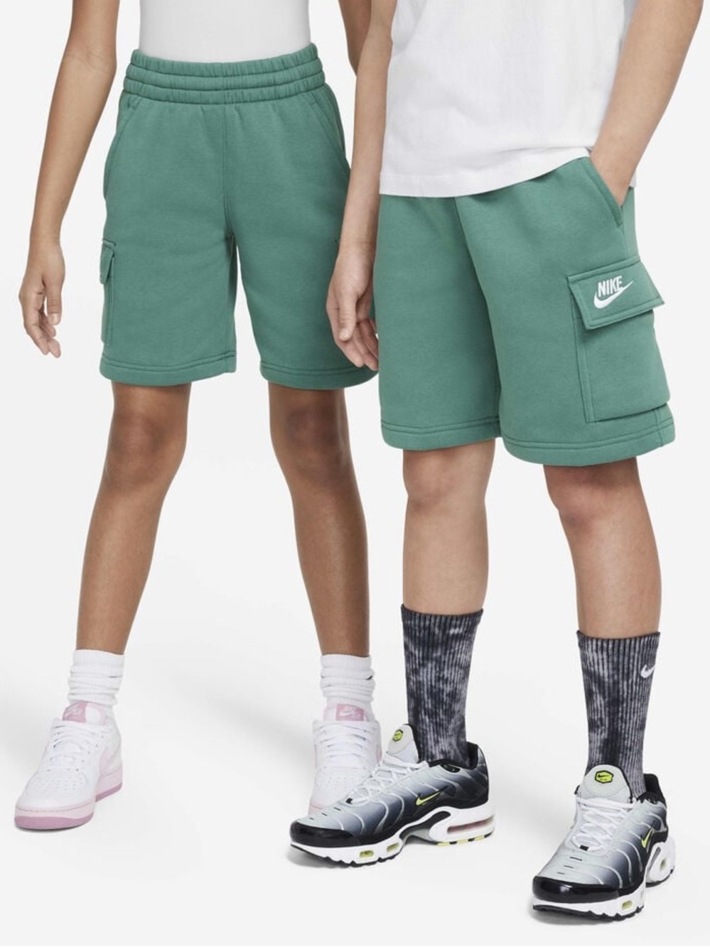 Nike Sportswear Club Fleece Cargo Shorts Older Kids’ Youth Size Medium 🖤👟✨